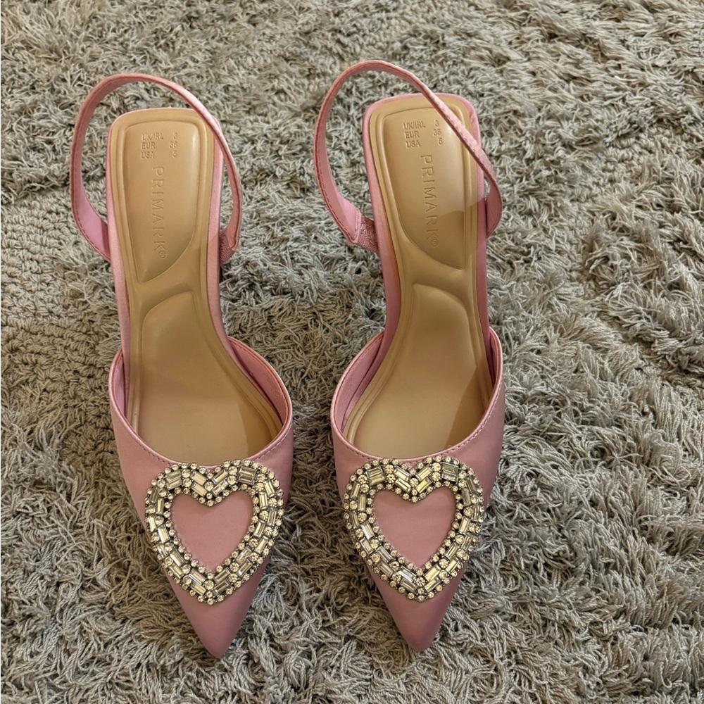 Chic Pink Slingback Heels with Heart Detail